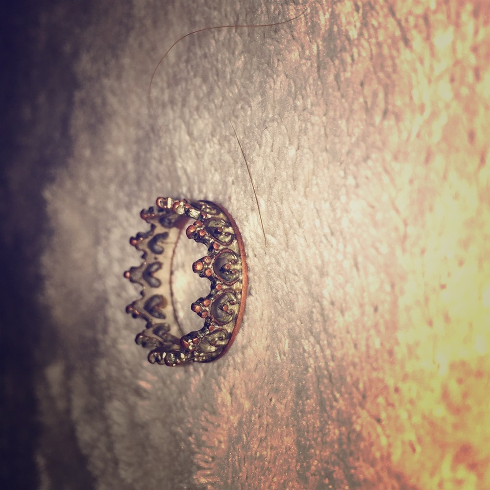 Crown ring